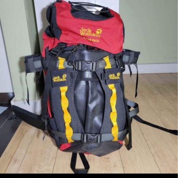 Jack Wolfskin Other - Vintage Jack Wolfskin alpine hiking travel backpack red yellow black large